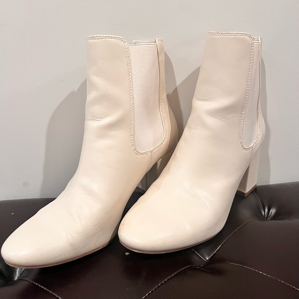 JustFab Cream Ankle Booties with Heel - Size 7.5